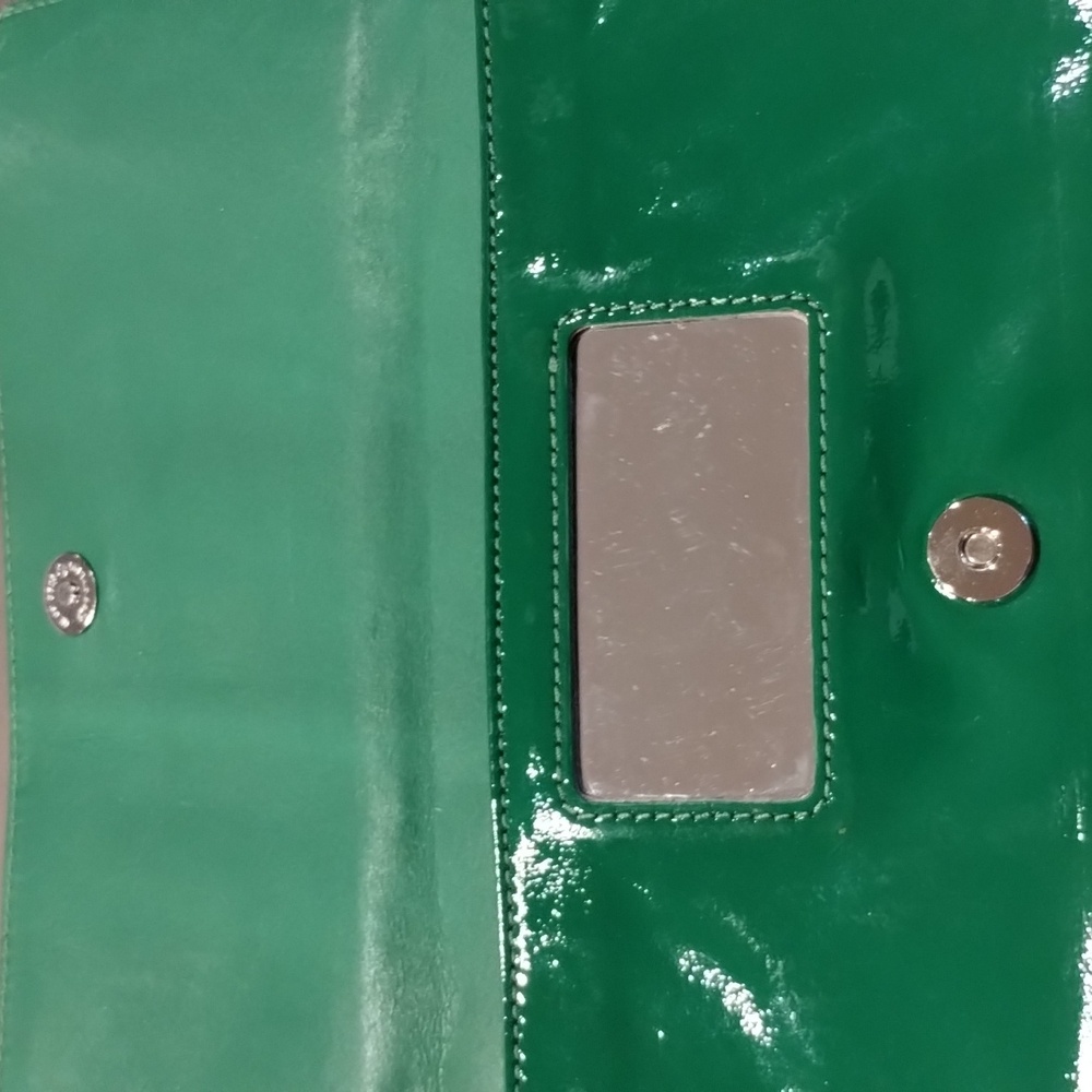 Cole Haan Leather Green Wristlet Wallet Patent Leather Clutch - X Large- GUC - Picture 13 of 17